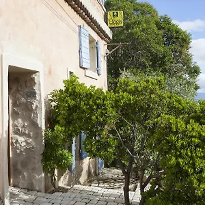 3* Hotel Logis Et La Flambee Du Luberon